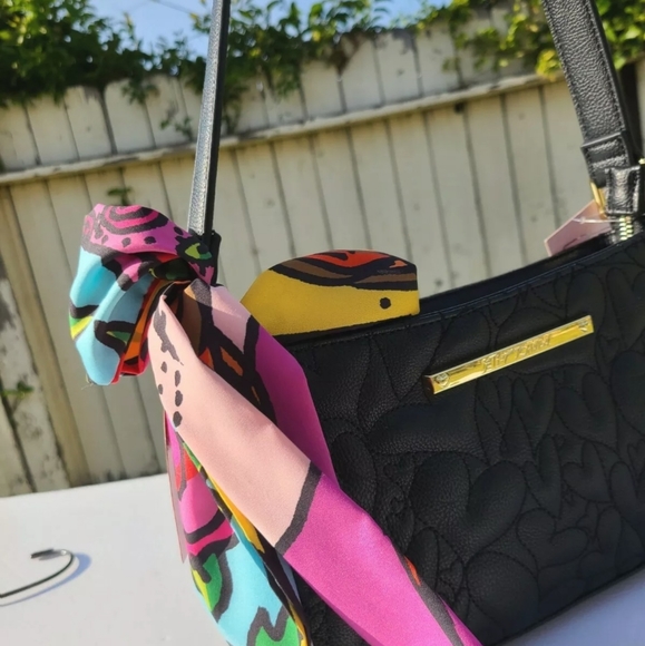Betsey Johnson Black purse NWT With scarf - Picture 10 of 11